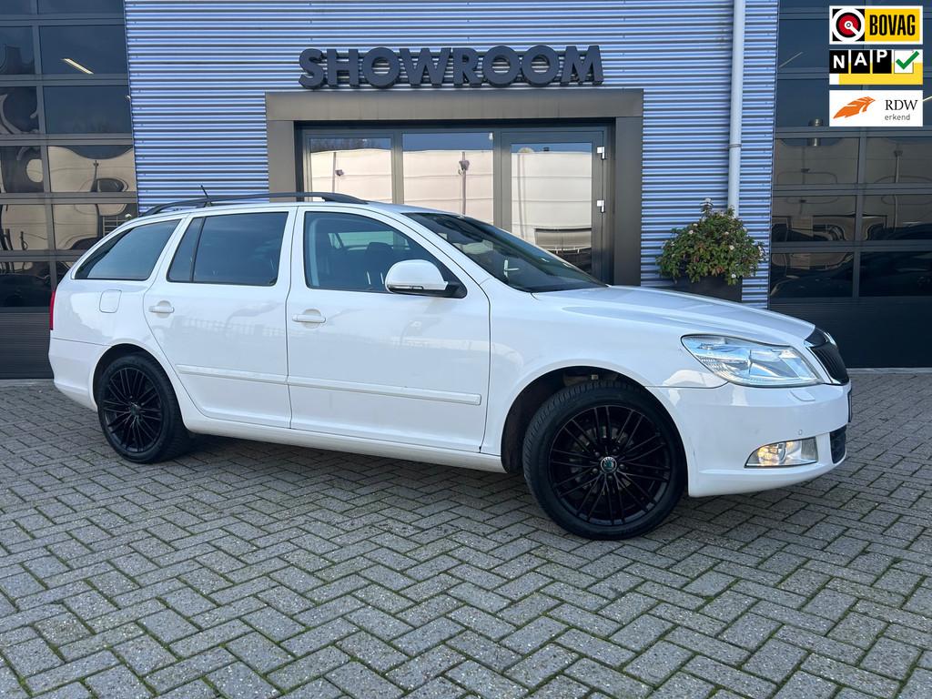 Skoda Octavia Combi 1.2 TSI Elegance Business Line Automaat|, Euro 5, Stof, Gebruikt, Zwart