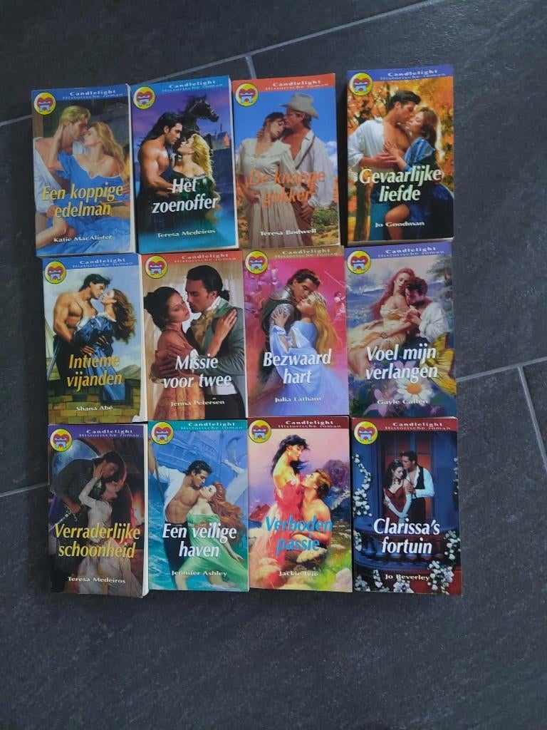 12 pockets Candlelight, Boeken, Romans, Ophalen of Verzenden, Gelezen