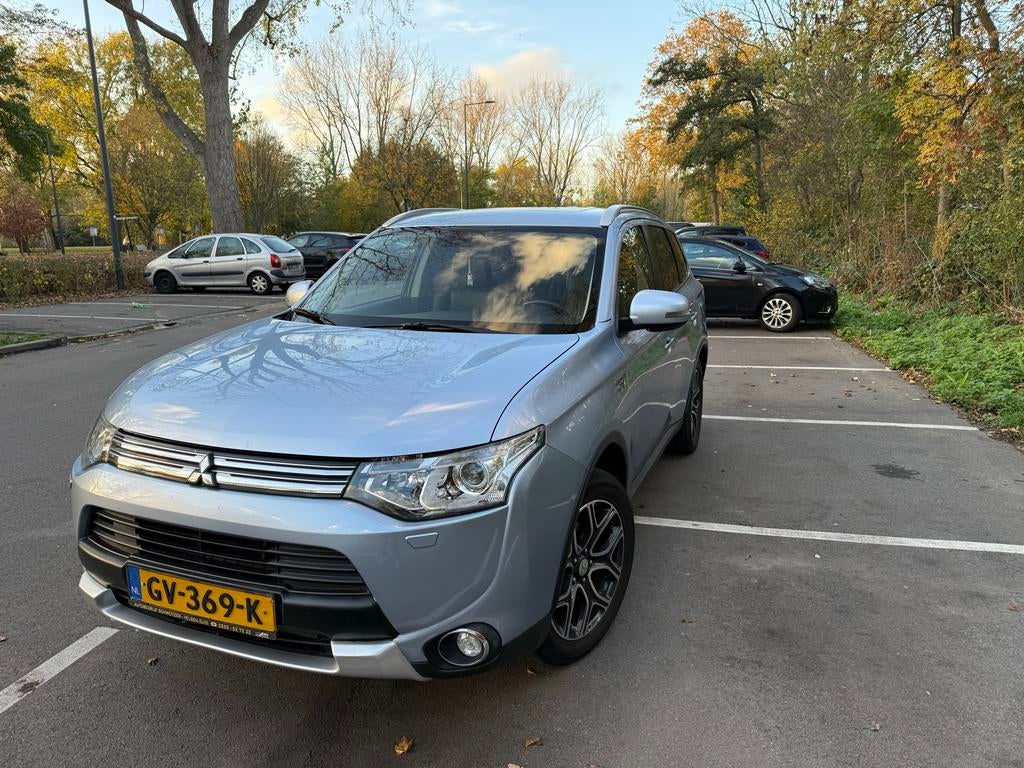 Mitsubishi Outlander 2.0 Phev 4WD CVT 5P 2015 Blauw, Automaat, 1998 cc, Outlander, Zwart