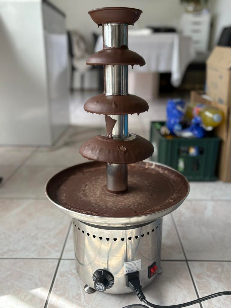Chocolade fontein 4 lagen - perfecte staat, Ophalen, Zo goed als nieuw