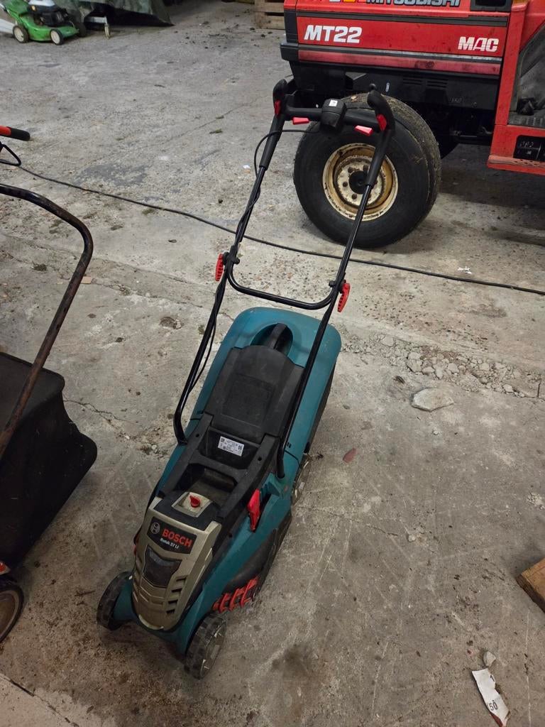 Bosch Rotak 37 LI accu grasmaaier loop of sloop., Ophalen, Gebruikt, Accu-grasmaaier, Bosch
