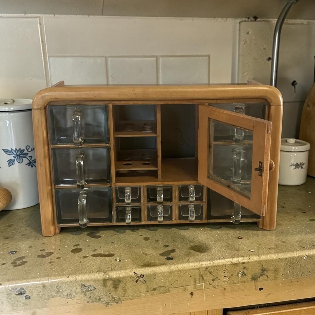 Bruinzeel Piet Zwart grutterskastje 1930-1940, Ophalen