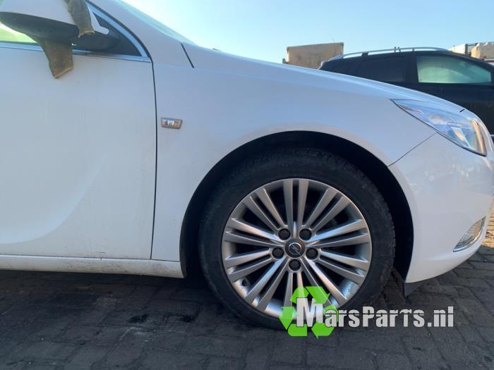 Scherm rechts-voor van een Opel Insignia (Z40R), Gebruikt, -, -, Opel