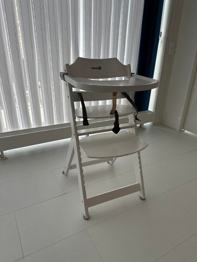 Safety 1st Timba meegroeistoel met eetblad - Wit, Kinderen en Baby's, Kinderstoelen, Gebruikt, Meegroeistoel, Aanschuifbaar, Ophalen of Verzenden