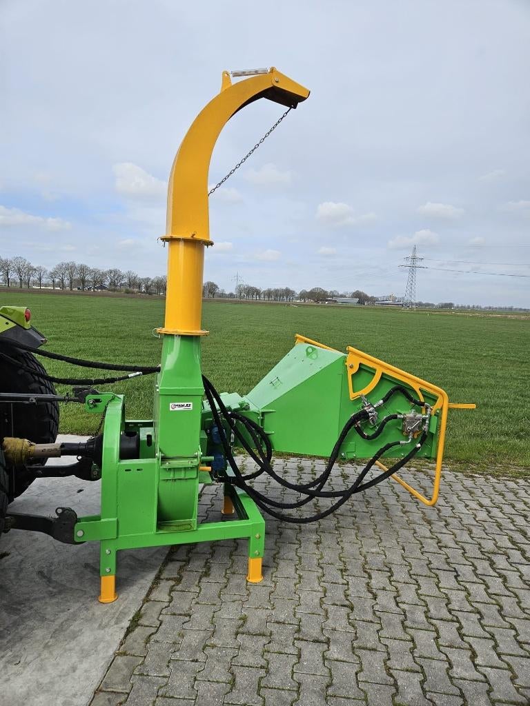 Houthakselaar/ Versnipperaar Skorpion CX102, Ophalen, Zo goed als nieuw, Benzine