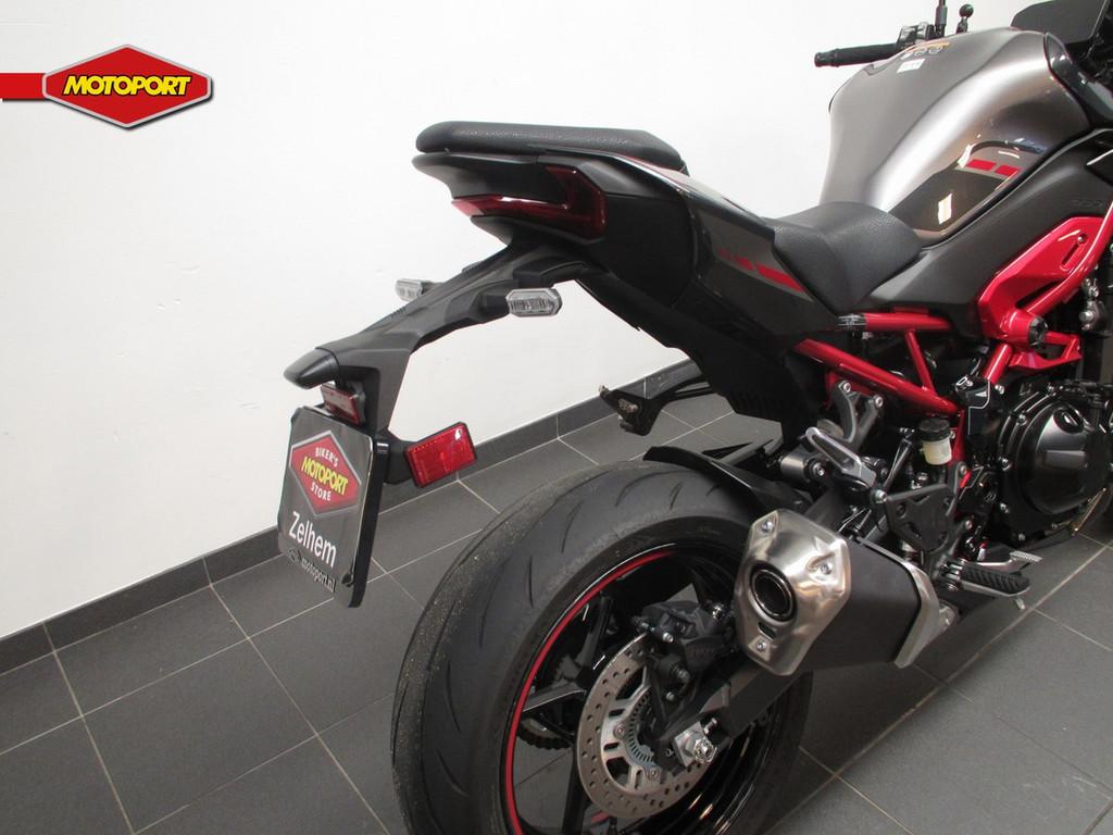 Kawasaki Z 900 35KW (bj 2025) - foto 2
