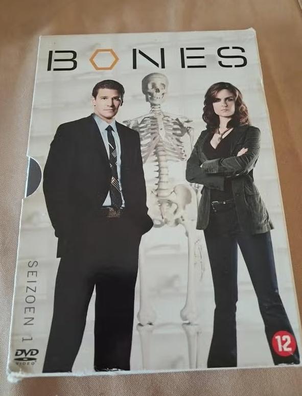 DVD Boxset Bones volledig 1e seizoen, Ophalen of Verzenden, Zo goed als nieuw, Vanaf 12 jaar, Boxset