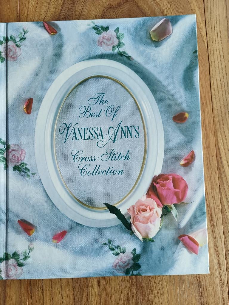 The Best Of Vanessa Ann's borduren patronen, Ophalen of Verzenden, Zo goed als nieuw, Borduren en Naaien, Vanessa Ann