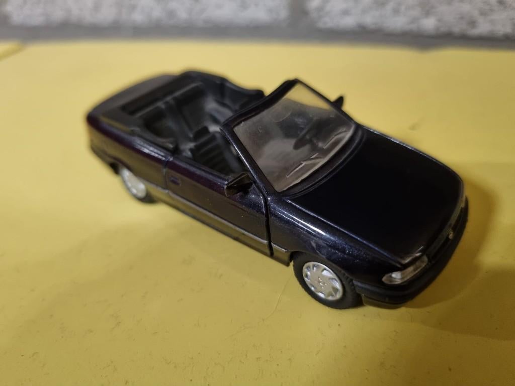 Opel Astra F Cabrio miniatuur 1/43, Ophalen of Verzenden, Nieuw, Auto, Gama