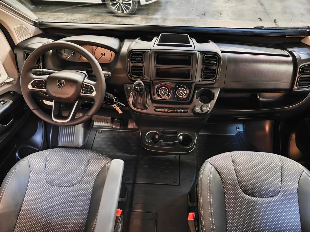 Tourne Mobil 6.4 Cruise 140PK AUTOMAAT - ALL SEASON, Buscamper of Camperbus, Snežniška cesta 12
6257  Pivka, SI, Airconditioning