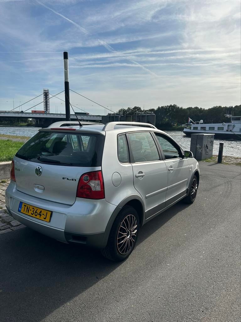 Volkswagen Polo 1.4 FUN 5-deurs 2004 Grijs Schuifdak, Euro 5, Handgeschakeld, Grijs, 1076 kg