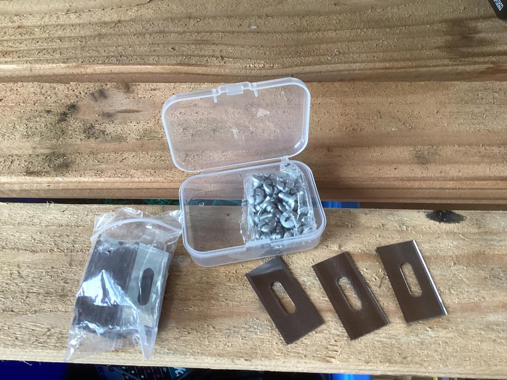 30 robot maaier mesjes voor alle robots, Ophalen of Verzenden, Zo goed als nieuw, Staal