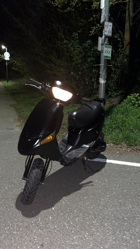 Peugeot Zenith 50cc - Goede optrek, bouwjaar 2005, Fietsen en Brommers, Ophalen of Verzenden, Gebruikt, Overige modellen