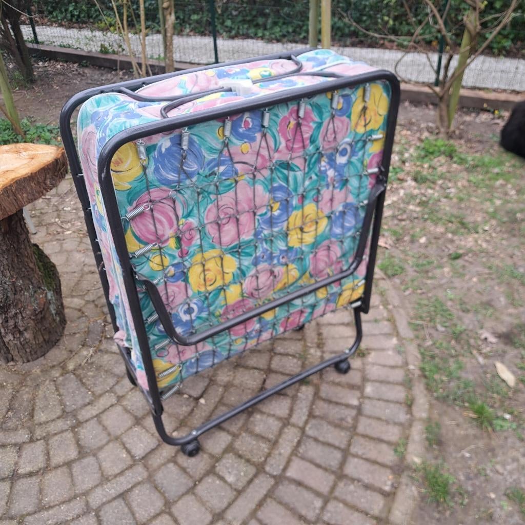 opklapbed, Eenpersoons, Zo goed als nieuw, 80 cm, Metaal