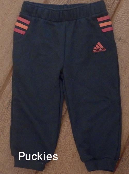 Donkergrijze Adidas joggingbroek maat 80 NIEUW (10393) a, Adidas, Broekje, Nieuw, Ophalen of Verzenden