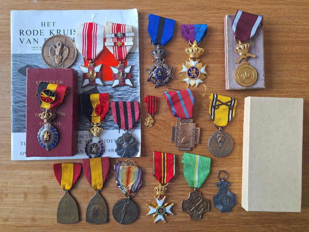 Lot Belgische Medailles, Onderscheidingen 1, Ophalen of Verzenden, Overige materialen, Buitenland