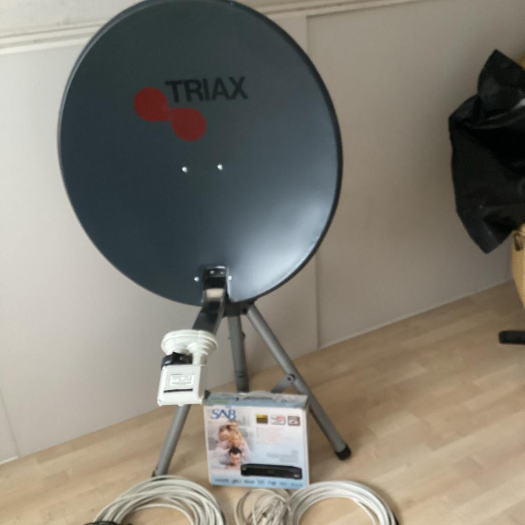 Triax schotelantenne 60 cm. incl. ontvanger en kabels, Audio, Tv en Foto, Schotelantennes, Ophalen, Gebruikt, (Schotel)antenne