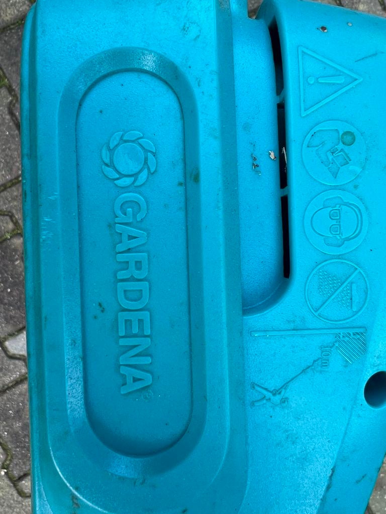 Gardena heggenschaar op accu, type THS Li-18/42, Tuin en Terras, Heggenscharen, Gebruikt, Accu, Ophalen