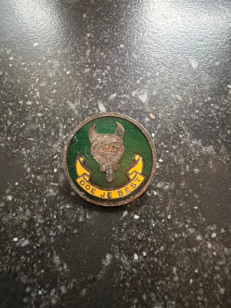 Oude Scouting / Padvinderij Pin - Doe Je Best, Ophalen of Verzenden, Gebruikt, Embleem, Speld of Insigne