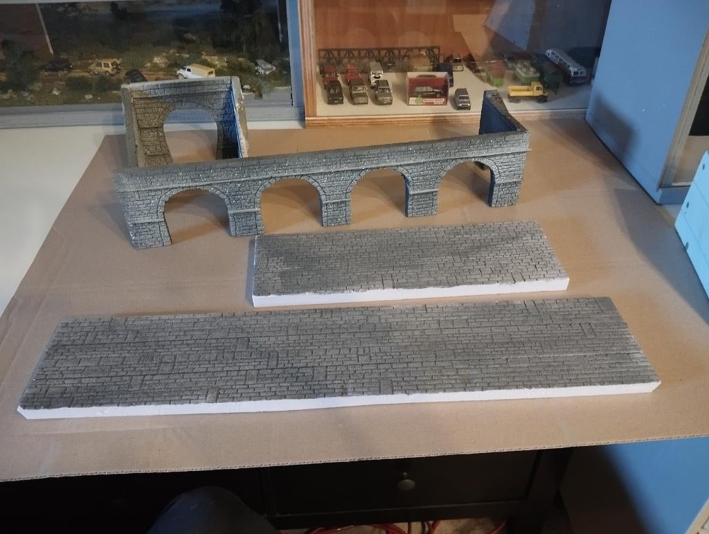 Tunnel muren, Hobby en Vrije tijd, Gebruikt, Gelijkstroom of Wisselstroom, Brug, Tunnel of Gebouw, Ophalen