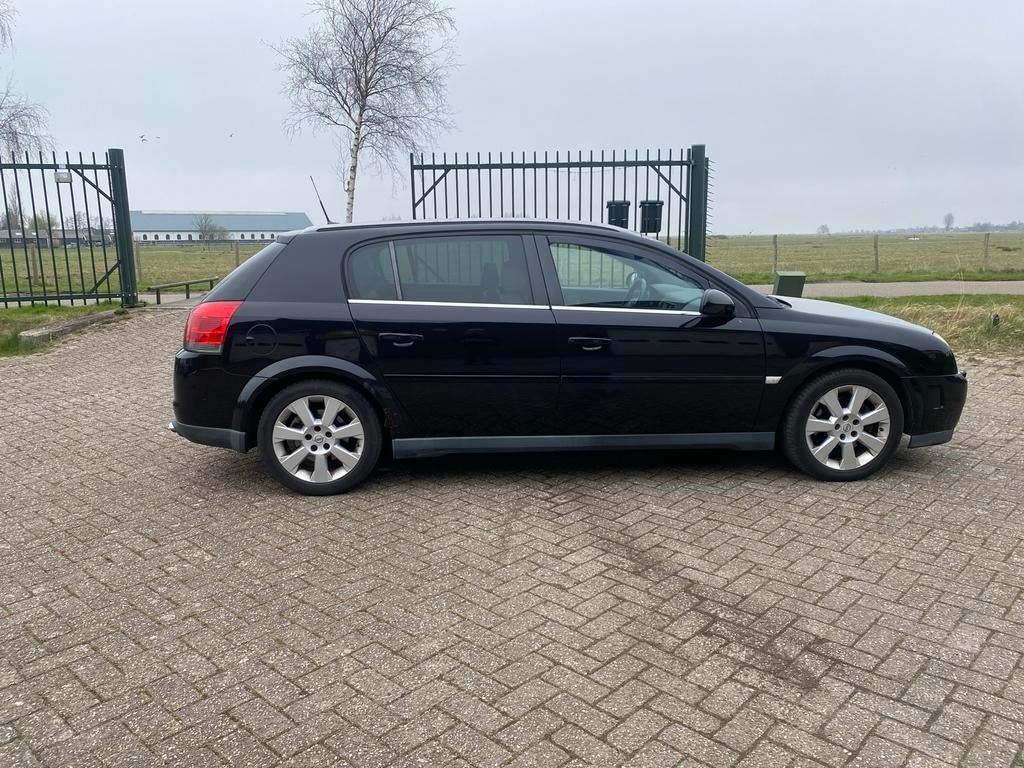Opel Signum 3.2 V6 AUT 2004 Zwart, Auto's, Opel, Zwart, Origineel Nederlands, 3175 cc, Signum