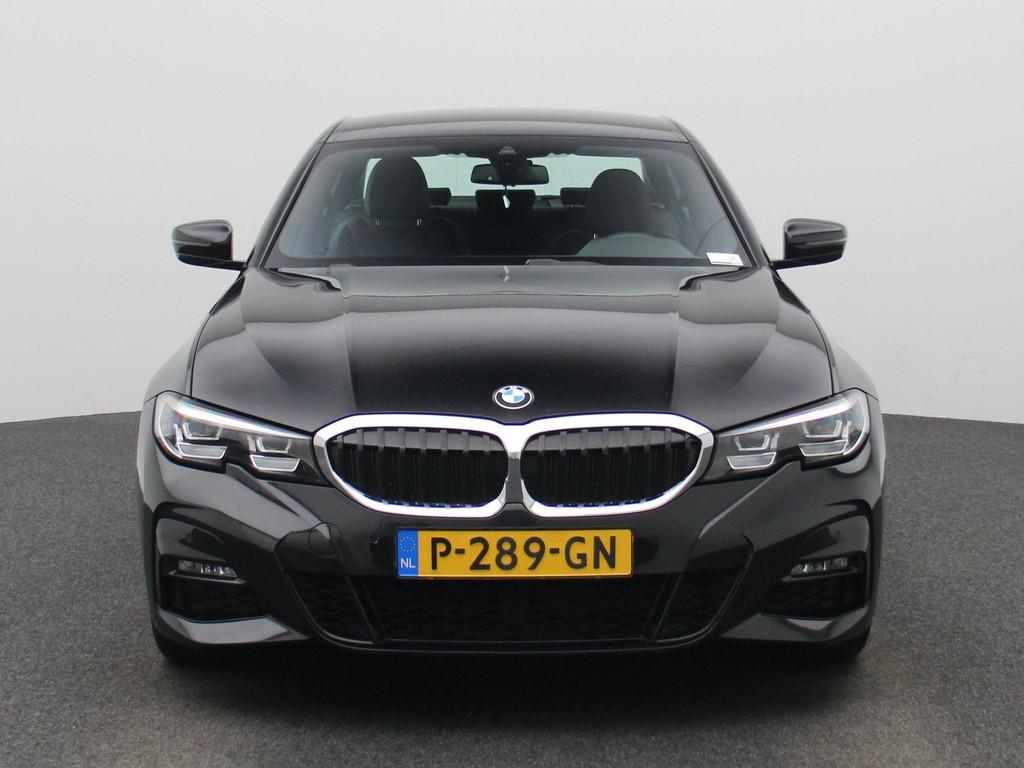 BMW 3-serie 318i Executive Edition | AUTOMAAT | APPLE CARPLA, Automaat, Gebruikt, 1465 kg, Zwart