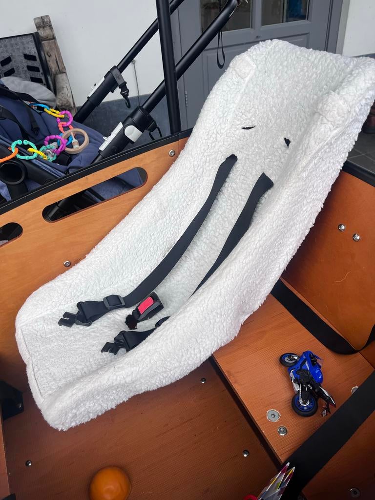 Melia babyschaal voor bakfiets, Gebruikt, Overige methoden, Ophalen of Verzenden, 0 t/m 10 kg