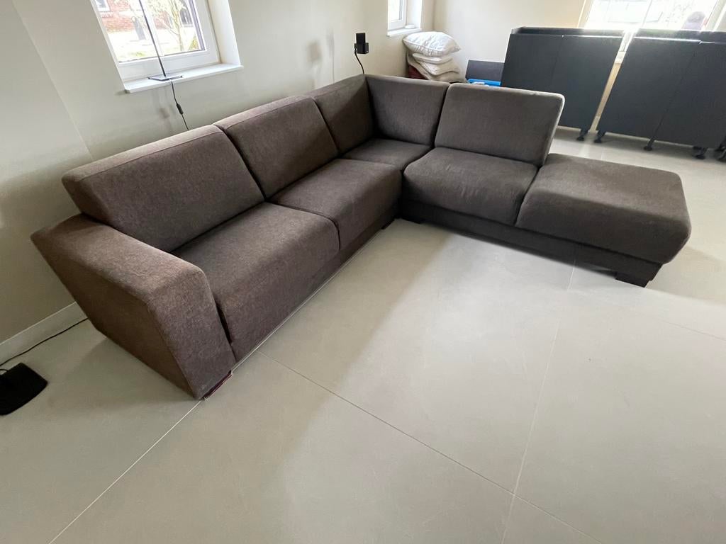 Bruine bank, Ophalen, Zo goed als nieuw, Stof