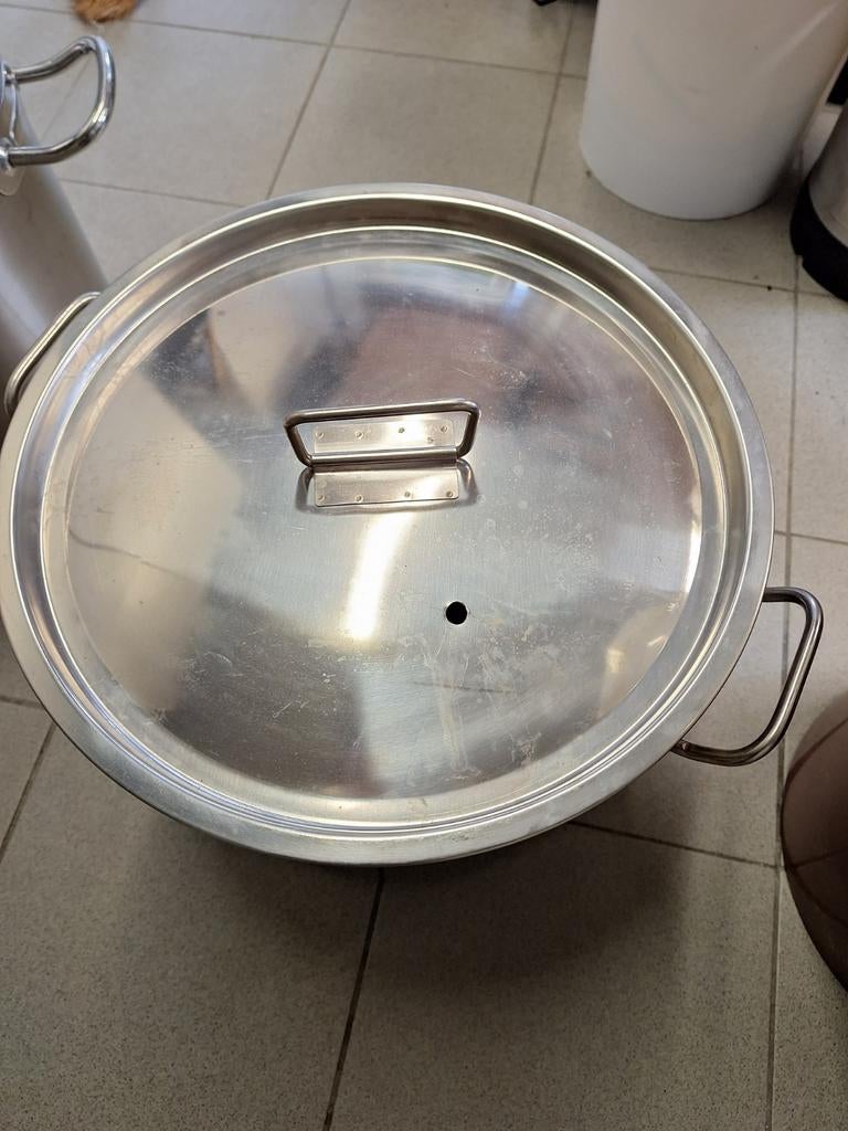 Rvs pan ongeveer  38 liter, Ophalen, Rvs, Kookpan of Snelkookpan