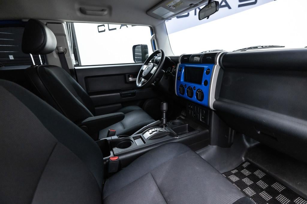 Toyota FJ Cruiser VVTi V6 Btw auto, Fiscale waarde € 8.000, Automaat, 238 pk, Stof, Gebruikt