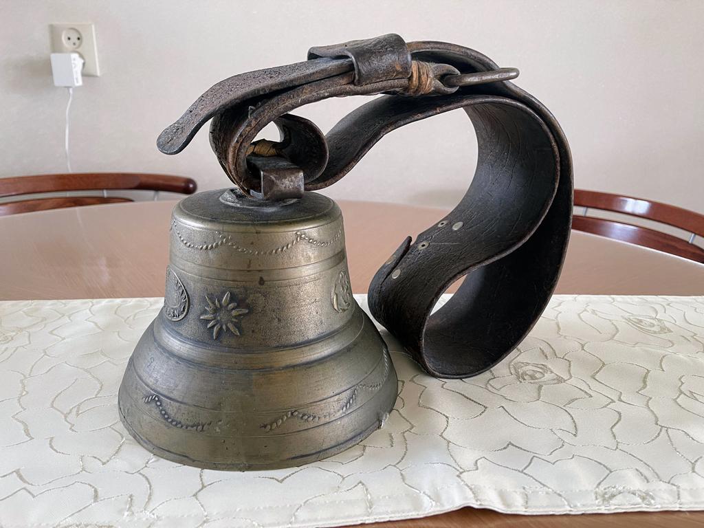 Antieke Zwitserse bronzen koeienbel - Saas-Grund, Ophalen of Verzenden