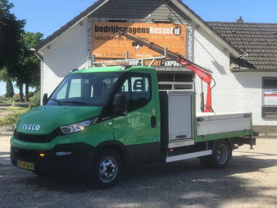 Iveco Daily 40C17 3.0HPi Fassi M10A 12 kraan open laadbak Pr, Euro 5, Gebruikt, Zwart, 4 cilinders