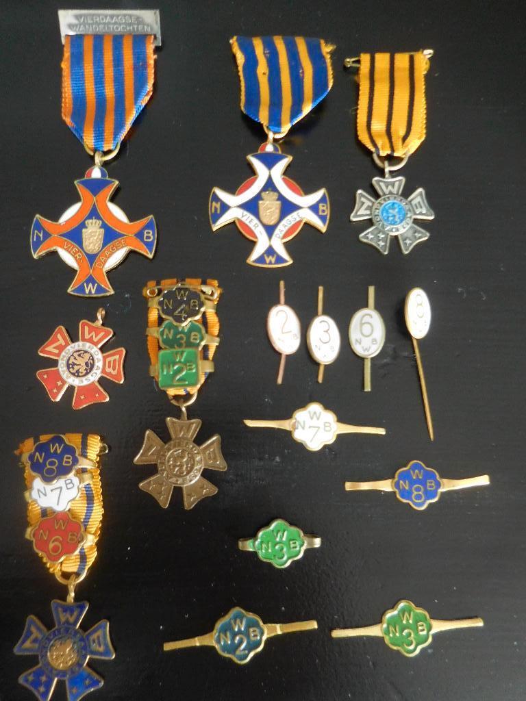 Diverse medailles/speldjes Avond Vierdaagse. Bieden., Ophalen of Verzenden, Overige materialen, Nederland