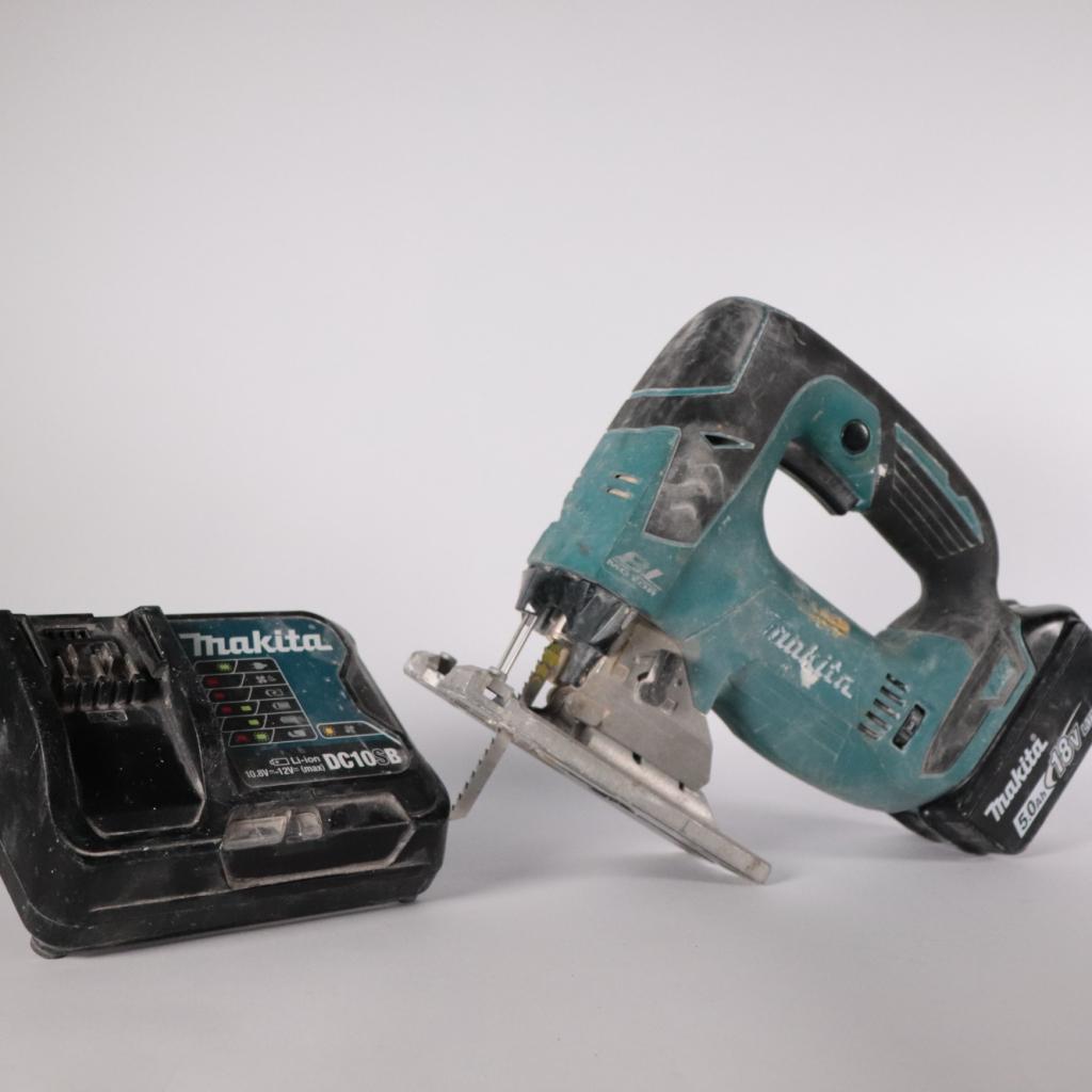 Makita DJV182 Decoupeerzaag + Accu En Lader - Nette Staat, Makita, Gebruikt, Support@makita.com, Makita Corporation, 3-11-8, Sumiyoshi-cho, 
Anjo, Aichi 446-8502
Japan
