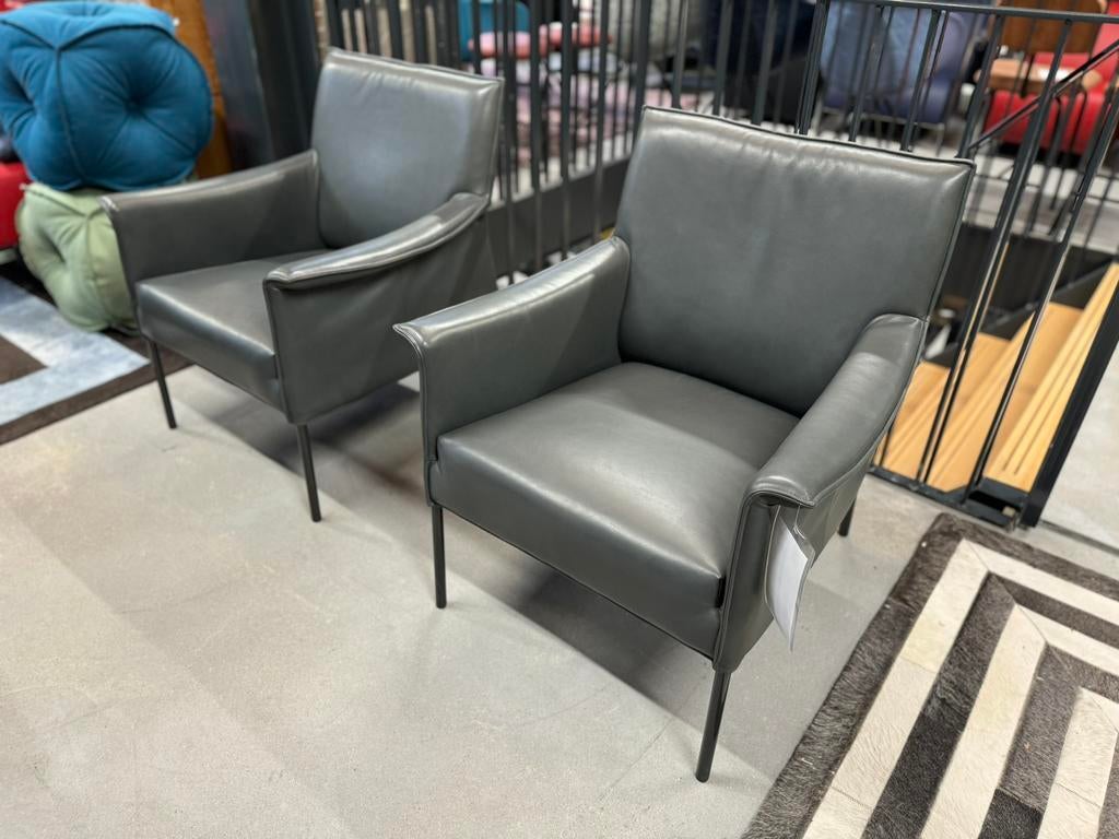 2 Nieuw Design in Stock Limec fauteuils grijs leer stoel, Huis en Inrichting, Ophalen of Verzenden, Eyye, 50 tot 75 cm, Design on Stock