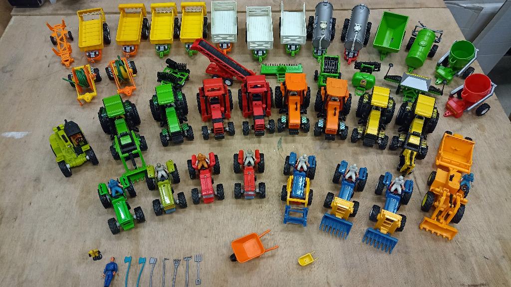 Grote partij speelgoed trekkers/ traktoren, Ophalen of Verzenden, Gebruikt