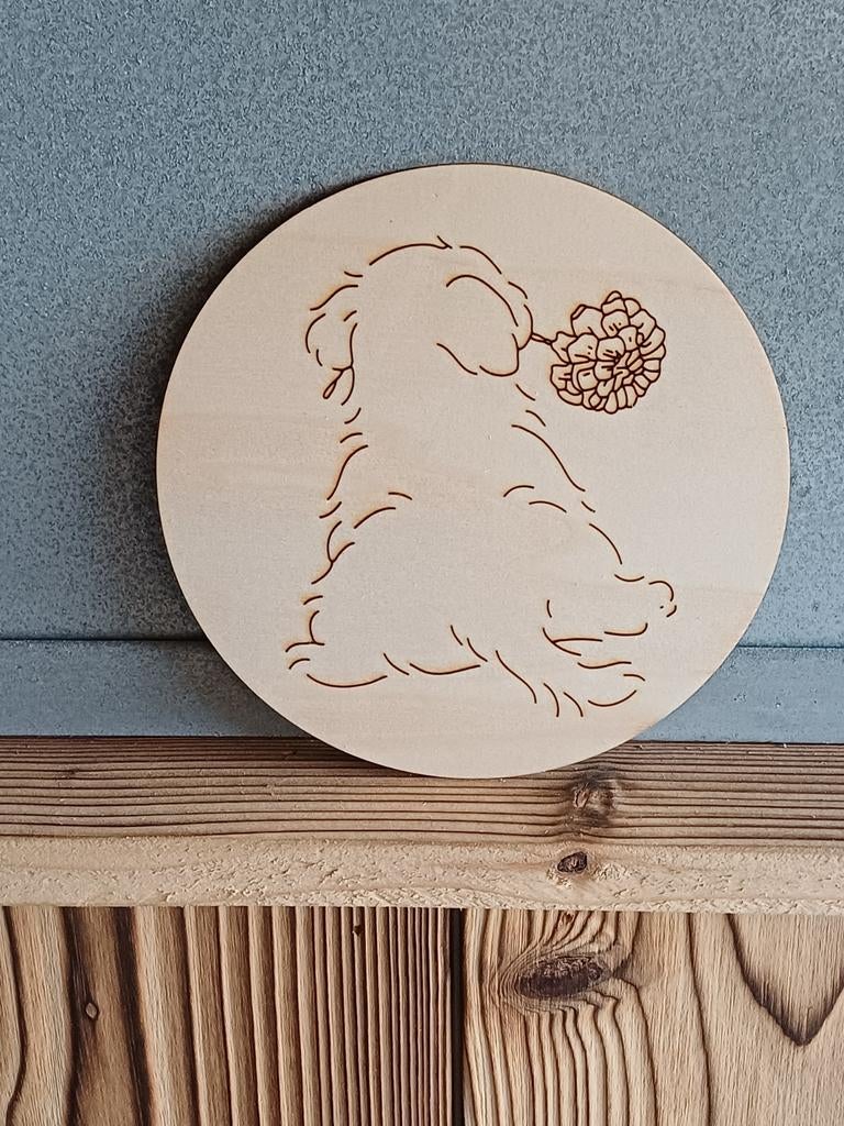 Gegraveerd houten bordje: Hond met bloem, Hout, Beige, Nieuw, Ophalen of Verzenden