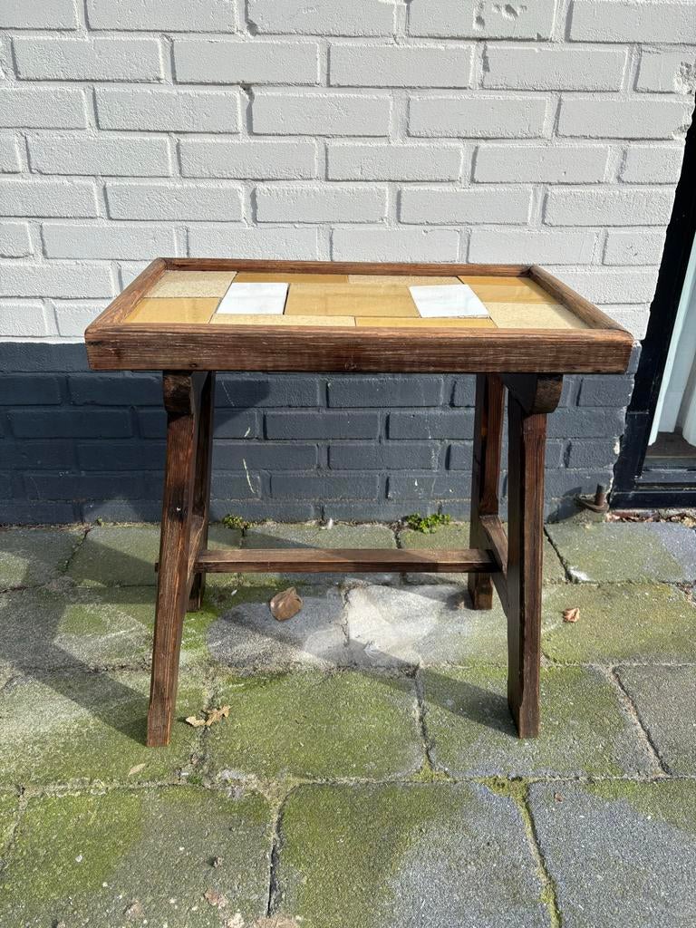 Bijzettafel/plantentafel met vintage tegel look, Huis en Inrichting, Tafels | Bijzettafels, Minder dan 55 cm, Gebruikt, Rechthoekig