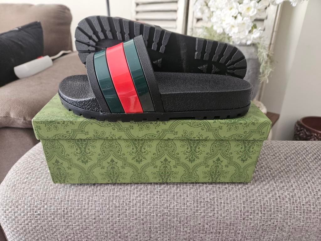 Gucci slippers, Ophalen of Verzenden, Nieuw, Zwart