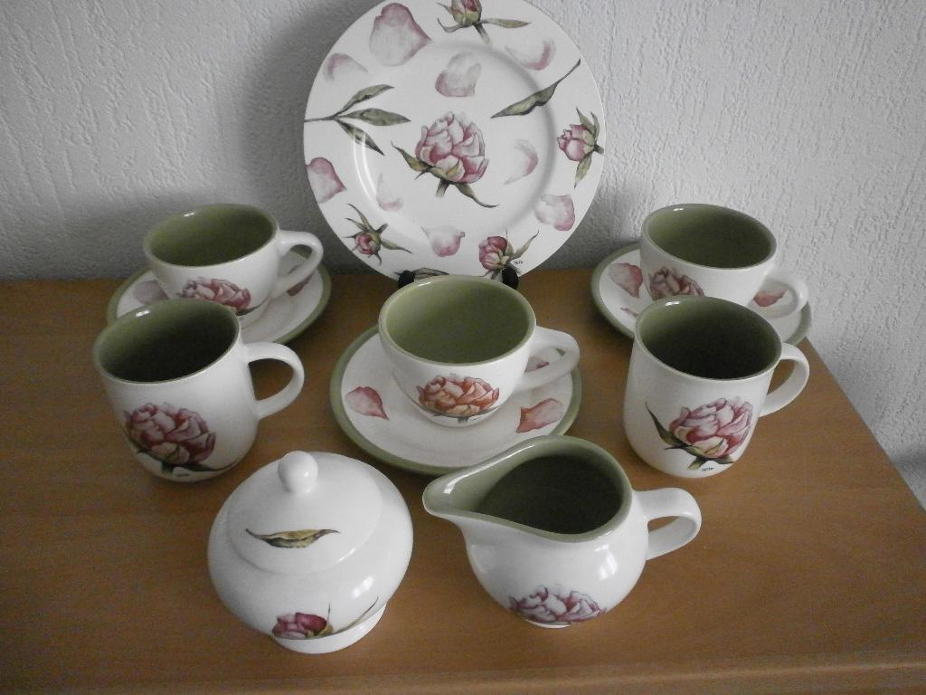 JET Pioenroos/PEONY servies delen (zie foto's), Overige typen, Ophalen of Verzenden, Zo goed als nieuw, Wedgwood