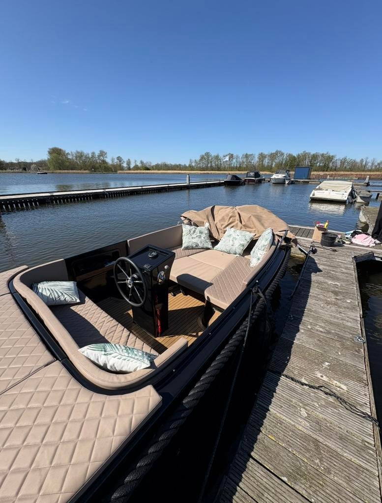 TendR 600 Zwart/beige – Vaarklaar – €22.500, Ophalen, 10 tot 30 pk, Zo goed als nieuw, 3 tot 6 meter