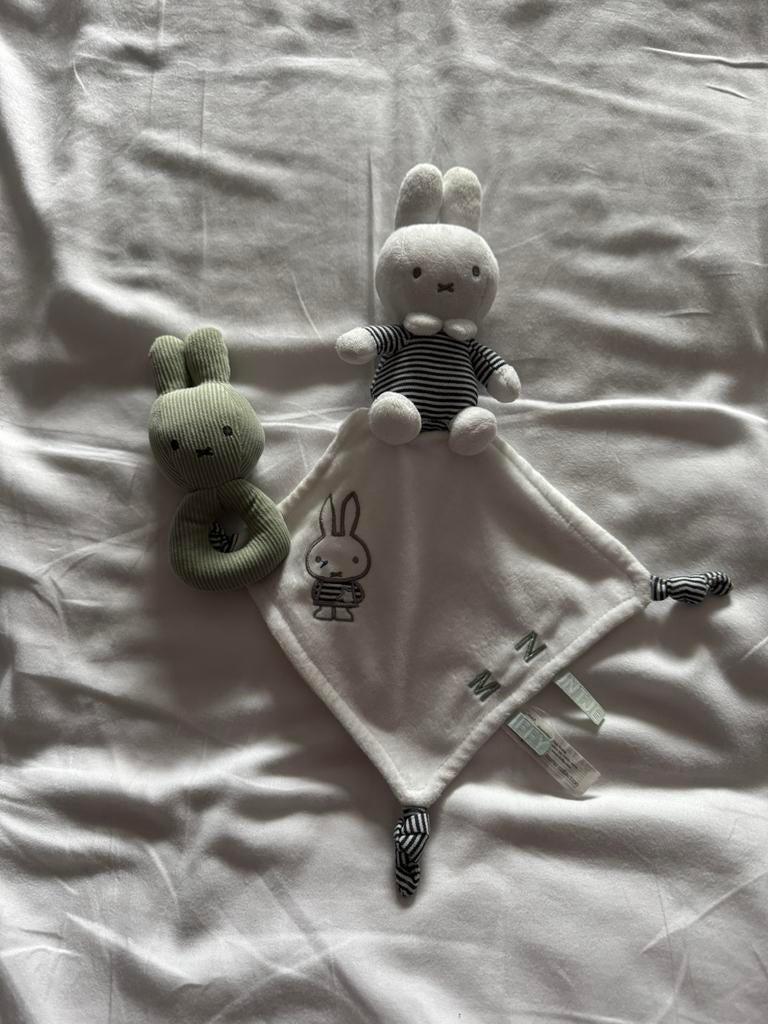Knuffeldoekje en rammelaar van Nijntje, Kinderen en Baby's, Speelgoed | Knuffels en Pluche, Ophalen of Verzenden, Zo goed als nieuw