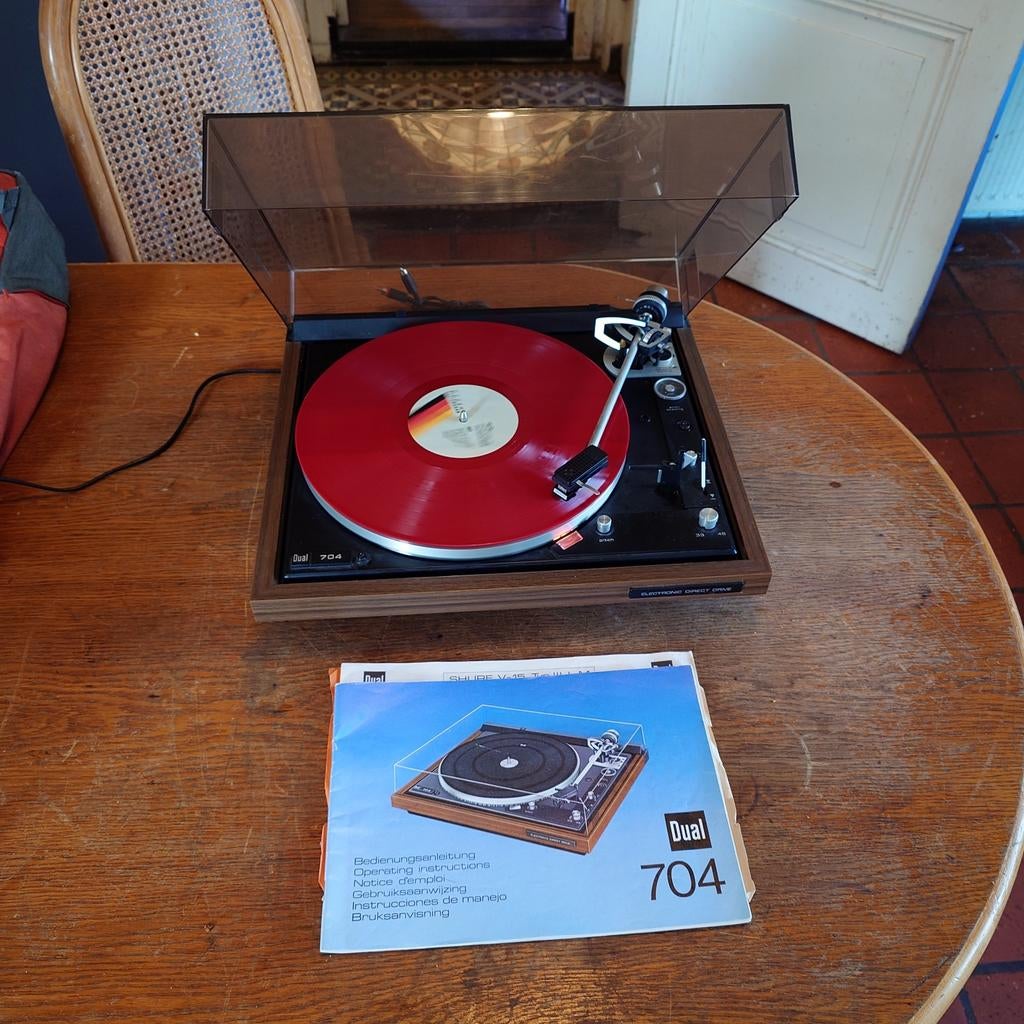 Dual CS 704 Direct Drive Platenspeler Shure v15 Netjes, Gebruikt, Pitch-regelaar, Ophalen of Verzenden, Platenspeler