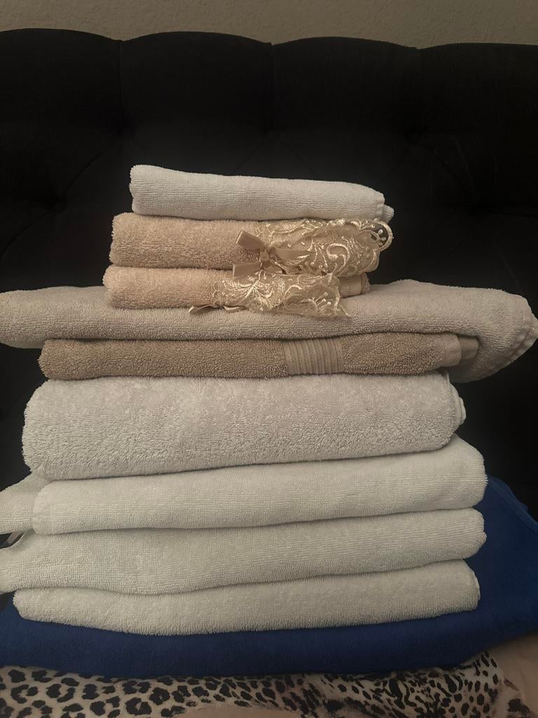 Stapel handdoeken, Huis en Inrichting, Ophalen of Verzenden, Gebruikt, Beige, Handdoek