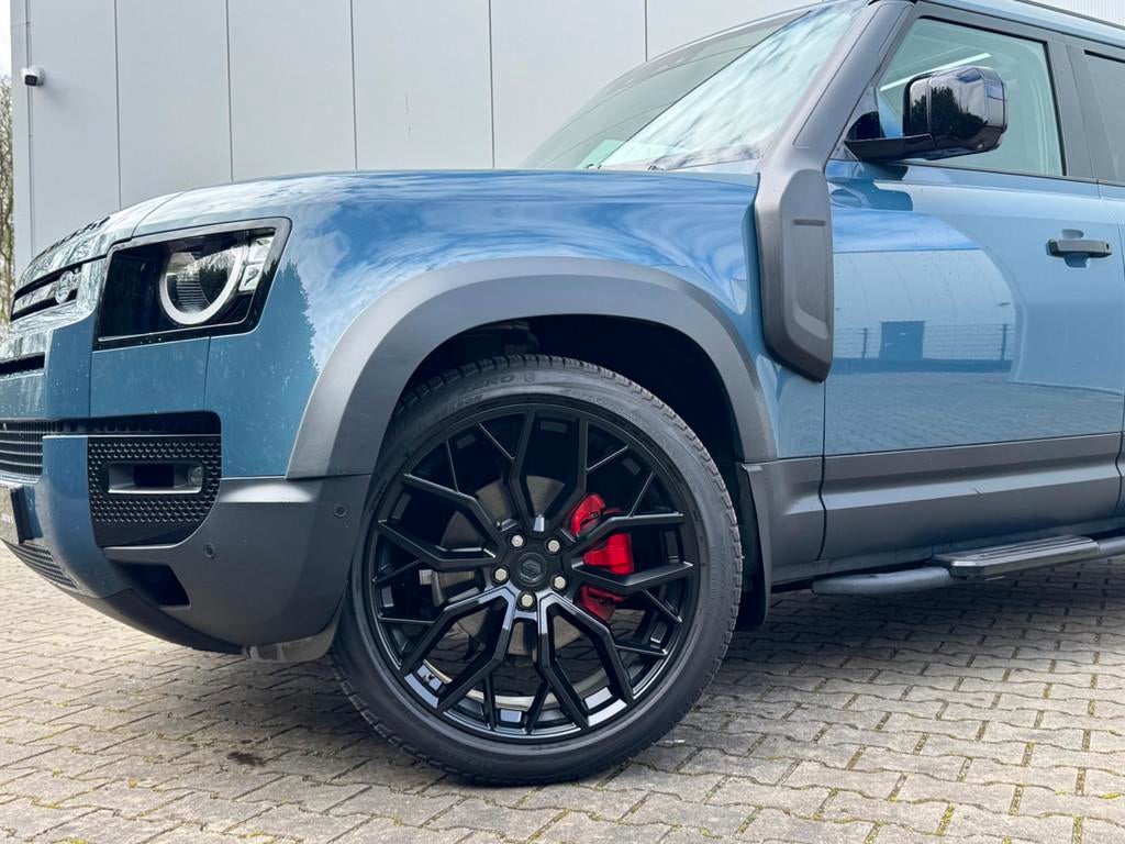 Land Rover Defender 110 P300 110 X-DYNAMIC LEDER LUCHTVERING, Auto's, Automaat, Gebruikt, 4 cilinders, Blauw