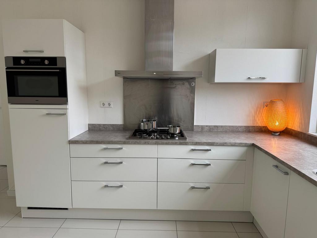 Complete keuken met Pelgrim apparatuur, Huis en Inrichting, Keuken | Complete keukens, Gebruikt, Hoekkeuken, Wit, Kunststof, Ophalen