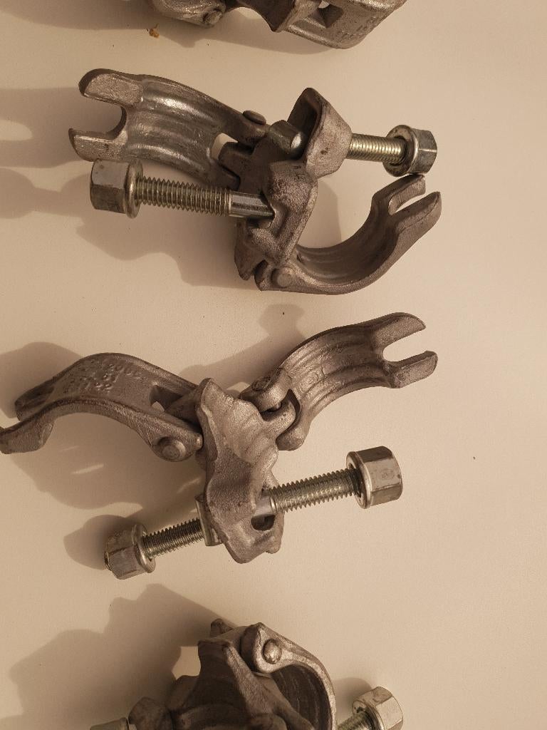 4 nieuwe Steigerklemmen (haaks) + 1 gebruikte, Ophalen of Verzenden, Nieuw, Overige typen, Minder dan 2 meter