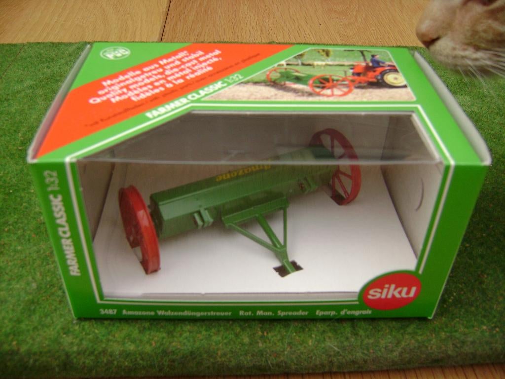 Amazone kunstmeststrooier van Siku nr. 3487, Hobby en Vrije tijd, Modelauto's | 1:32, Ophalen of Verzenden, Nieuw, Tractor of Landbouw