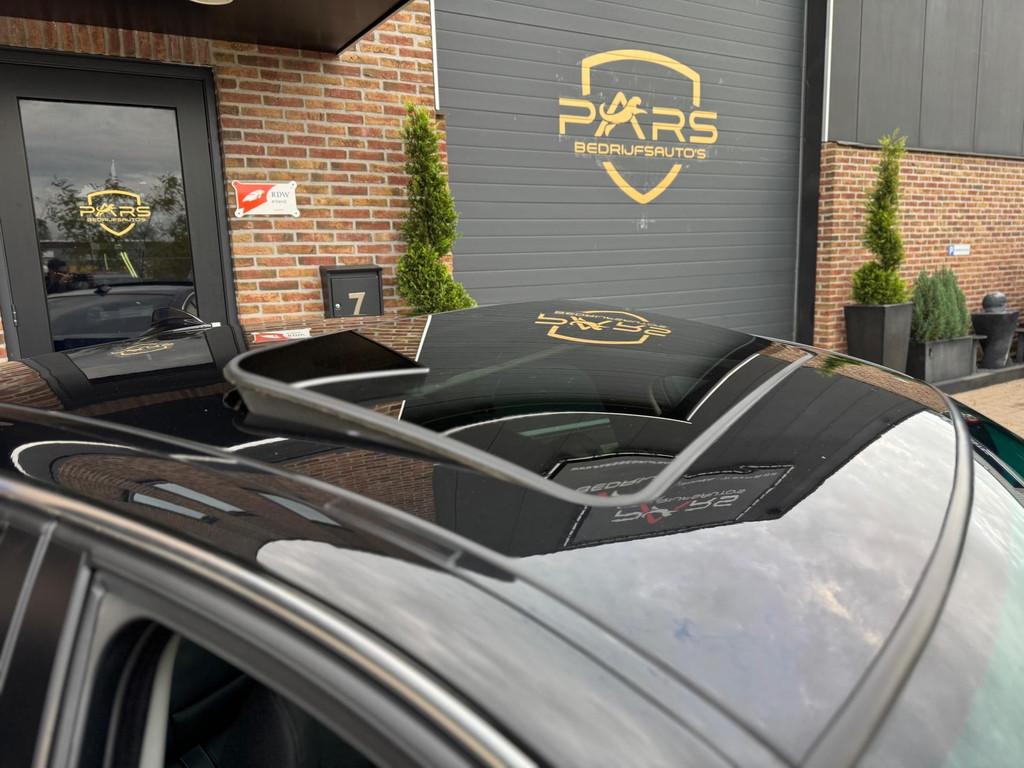 BMW 3-serie 330i M3 M-Pakket M-Sport 259PK Airco Navi Pan/Da, Auto's, Achterwielaandrijving, Gebruikt, Zwart, 259 pk