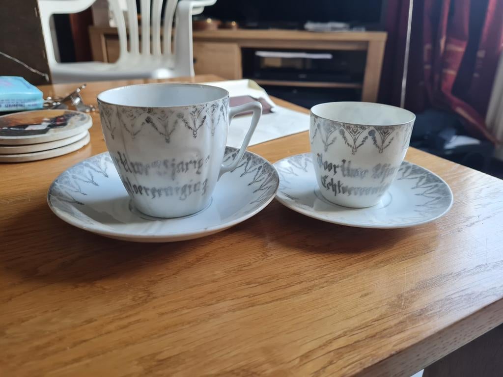 Queens Rosina porseleinen kop en schotel set, Antiek en Kunst, Antiek | Porselein, Ophalen